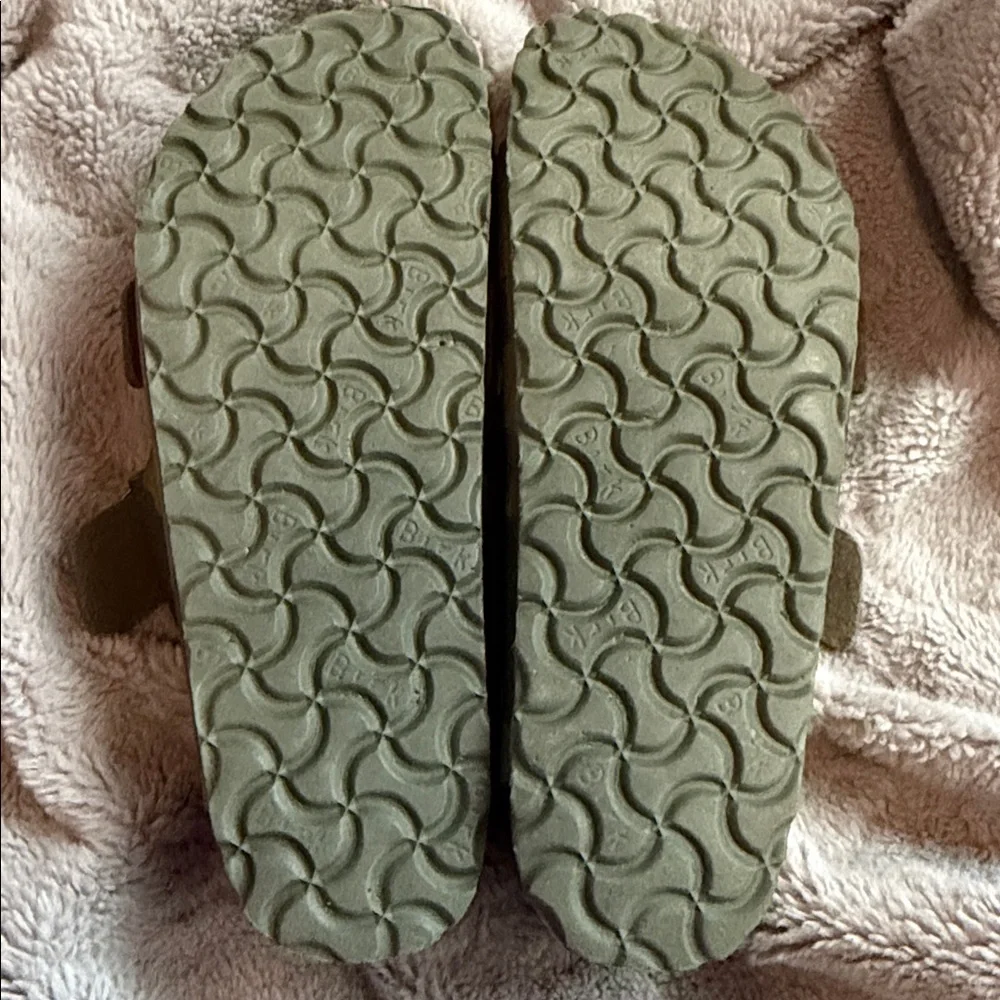 EUC - Birkenstock Arizona Camo Double Buckle Slide Sandals Size 38 - Picture 6 of 9